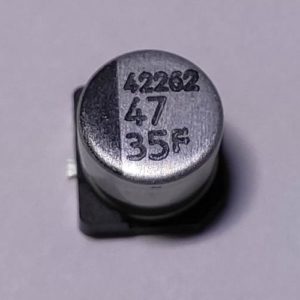 470uF 16V alacsony impedanciájú SMD elektrolit kondenzátor NICHICON UCL