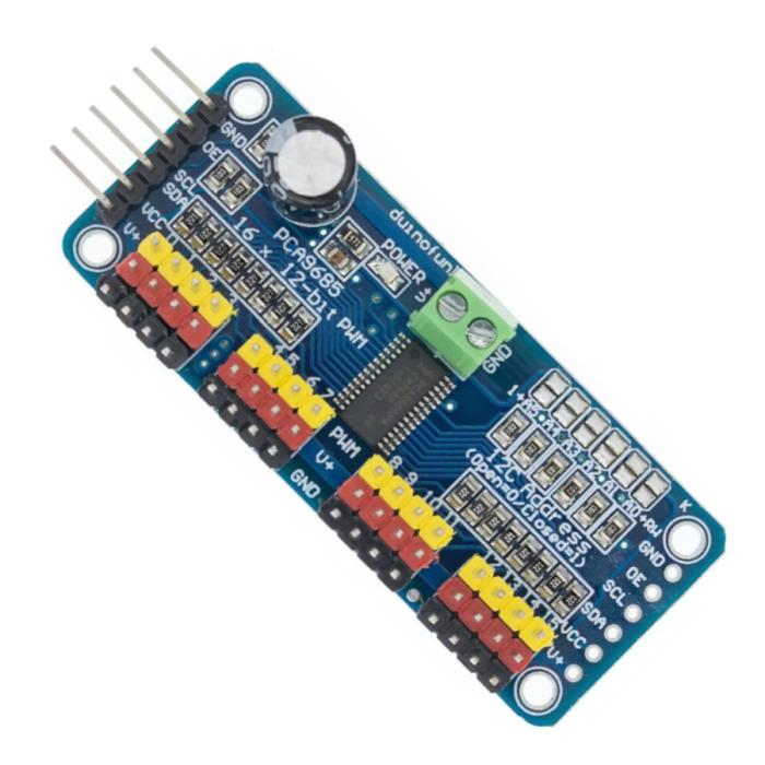 PCA9685 16 csatornás 12-bit PWM szervódriver modul előlnézet, 16 PWM kimenettel és I2C csatlakozóval